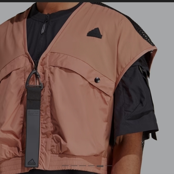 Adidas CITY ESCAPE PREMIUM VEST Water Repellent. Color Clay Strata. Size… - Picture 1 of 10